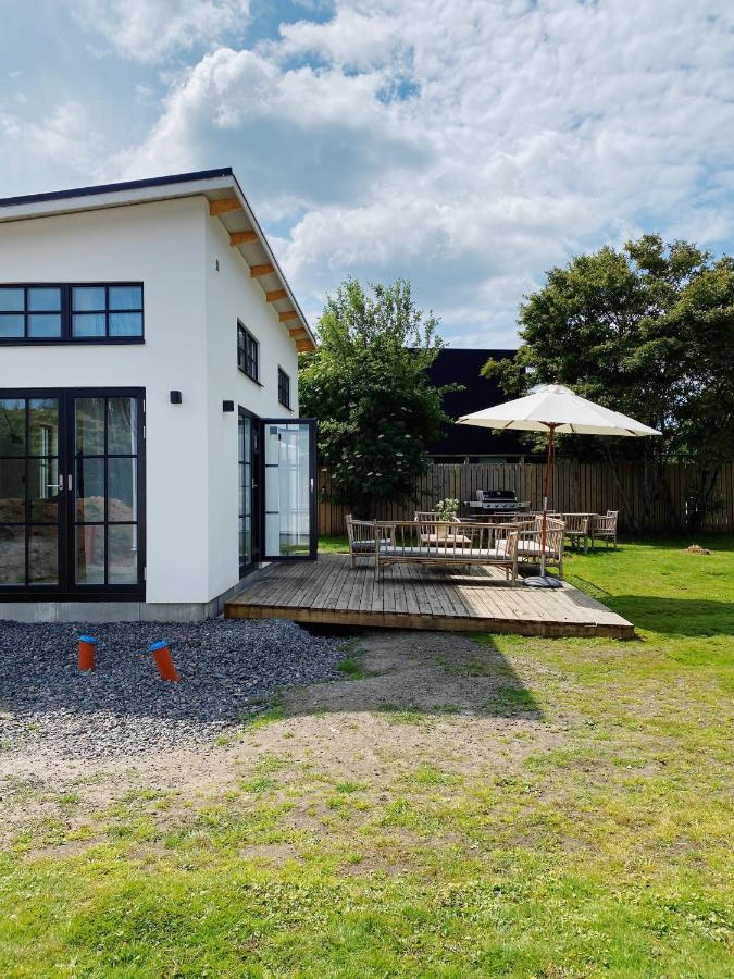 Guesthouse, Not Even A Minute Walk To The Ocean Kullavik Esterno foto