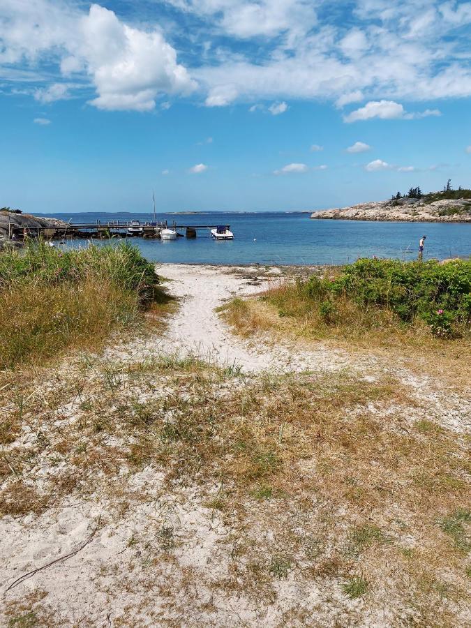 Guesthouse, Not Even A Minute Walk To The Ocean Kullavik Esterno foto
